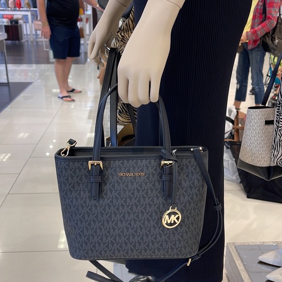 MICHAEL KORS 
Jet Set Travel Extra-Small Logo Top-Zip Tote Bag
Black 
NWT - Picture 11 of 16